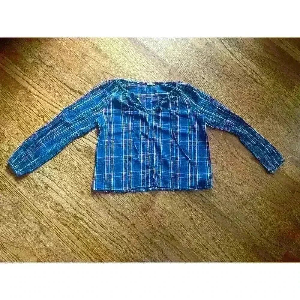 Gap Ladies blouse size medium